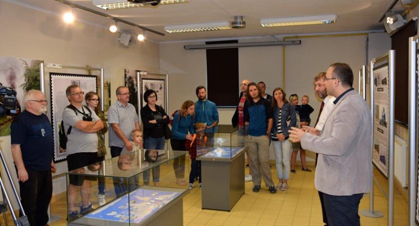 Pojazdy szynowe na znaczkach pocztowych w Muzeum Kolejnictwa w Kościerzynie