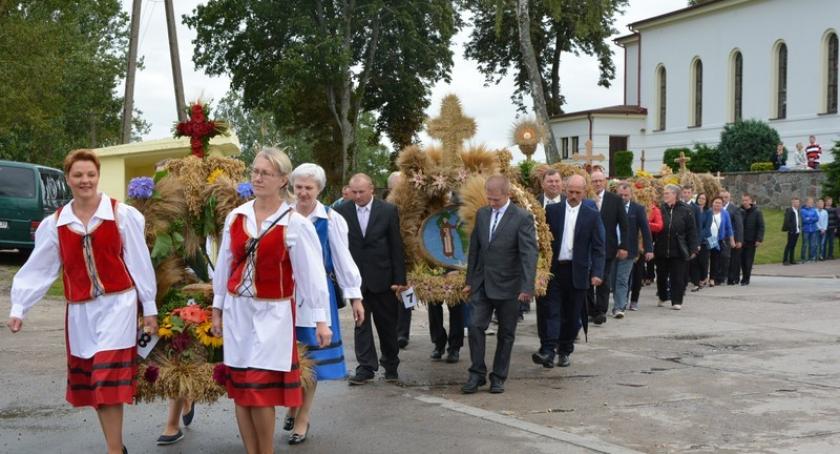 Niedamowo. Rolnicy z gminy Kościerzyna dziękowali za plony