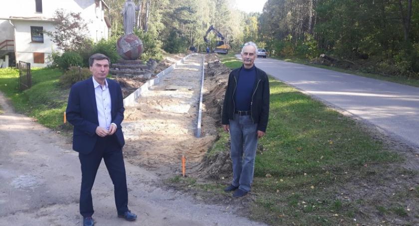 Budowa ścieżki rowerowej z Karsina do Wiela na ukończeniu