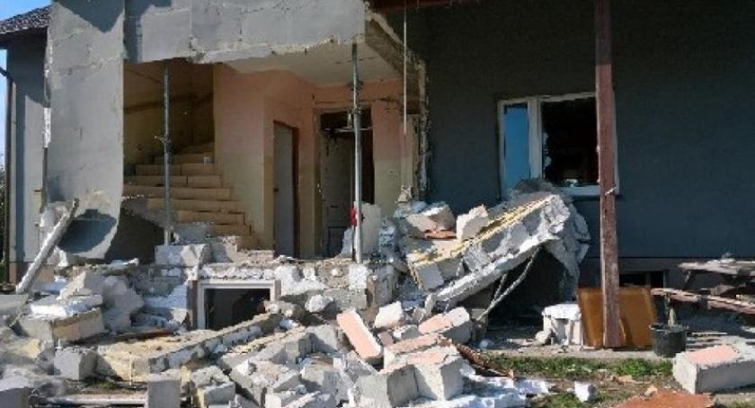 Górne Maliki. Obudził ich wybuch - ośmioosobowa rodzina bez dachu nad głową