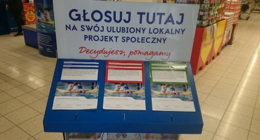 Poprzez szachy chcą zintegrować społeczność Wielkiego Klincza. Walczą o głosy