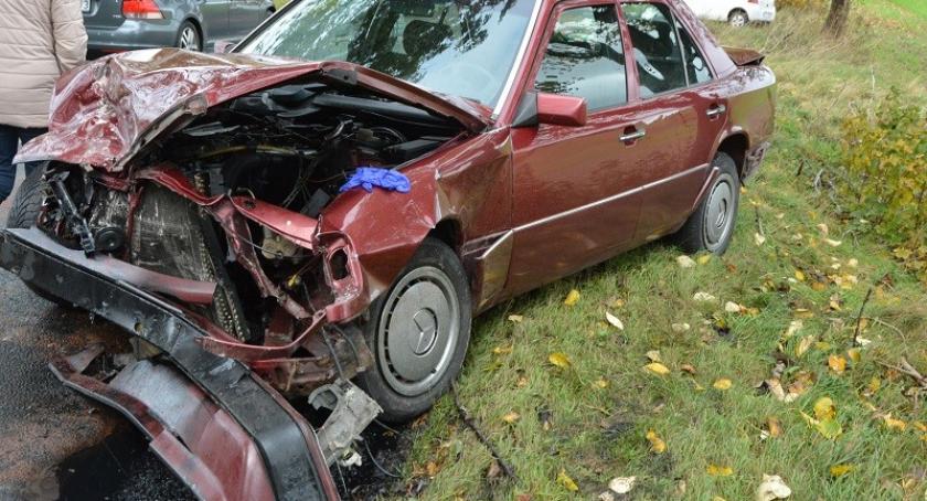Bałachy. Zderzenie mercedesa z toyotą - sprawca z zakazem i pod wpływem alkoholu