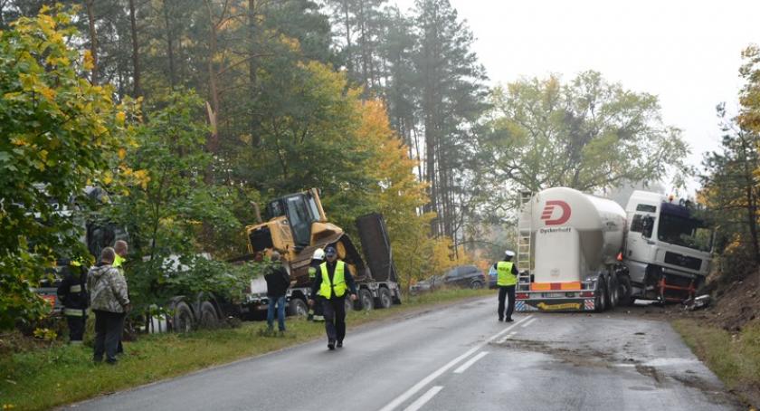 Raduń. Zderzenie dwóch ciężarówek - jedna osoba w szpitalu