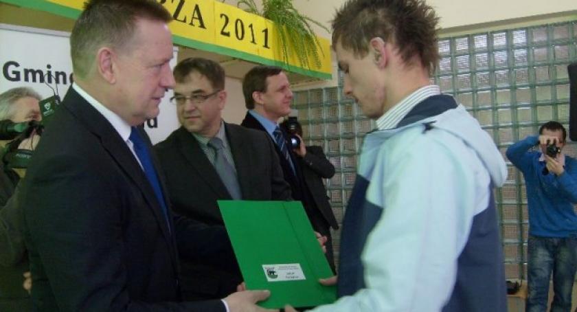 Burmistrz rozdał stypendia