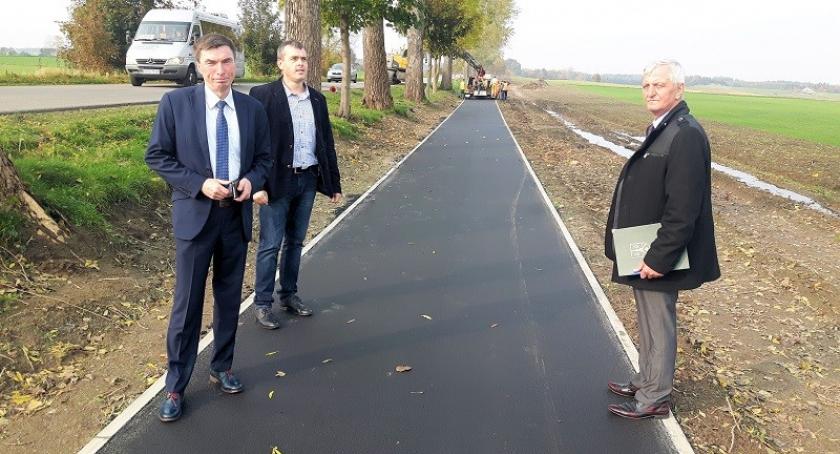 Budowa ścieżki rowerowej na trasie Karsin-Wiele dobiega końca