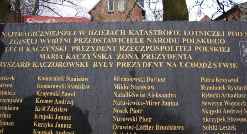 Błędy na tablicy smoleńskiej poprawione