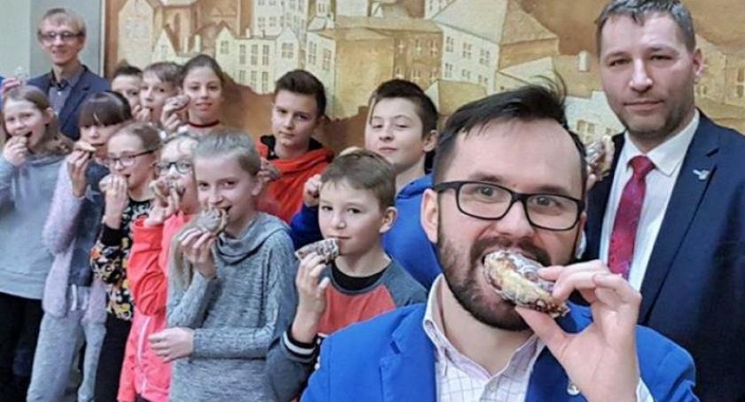 Za wspólny spacer otrzymasz pączka. Przed nami I Marszobieg Purcla