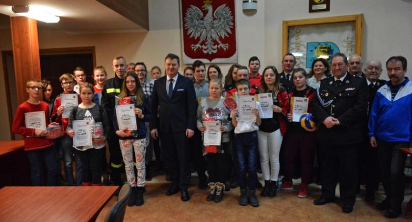 Liniewo. Zmagali się z wiedzą pożarniczą