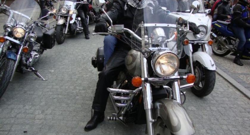 Setki motocykli na zlocie