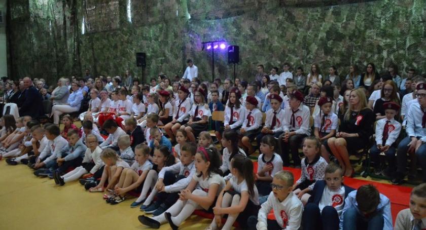 Uczcili 20. rocznicę nadania imienia gen. Sosabowskiego Szkole Podstawowej w Kaliszu