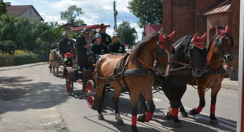 Szymbark. VI Wielka Parada Konnych Sikawek Strażackich