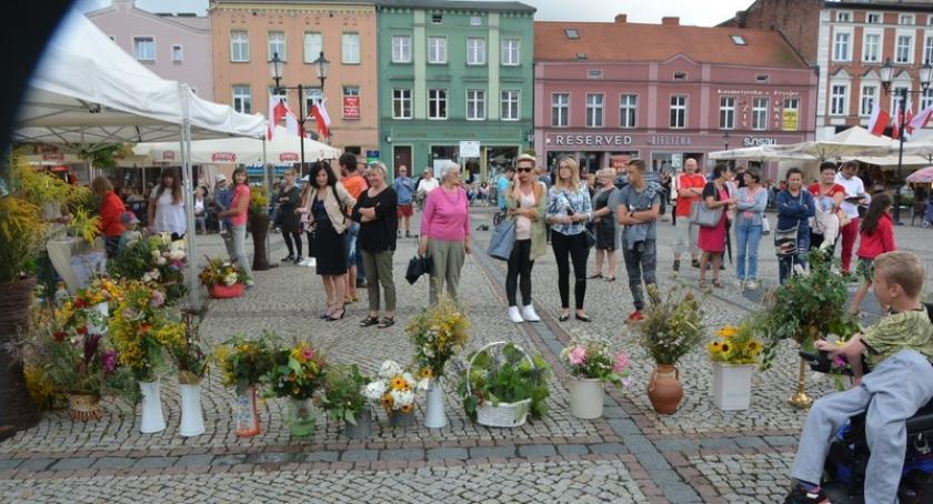 Kościerzyna. Układali bukiety dla Panny Zelno