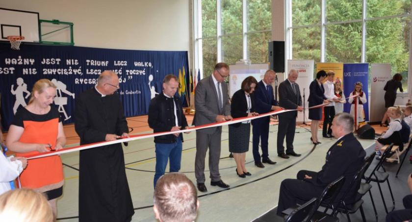 Nowa sala sportowa w Kaliskach Kościerskich uroczyście otwarta