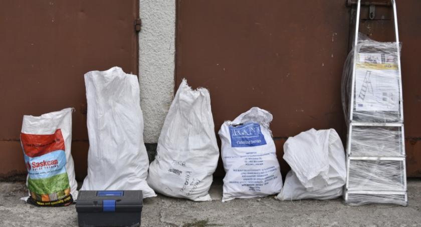 Policjanci poszukują właściciela odzyskanego mienia