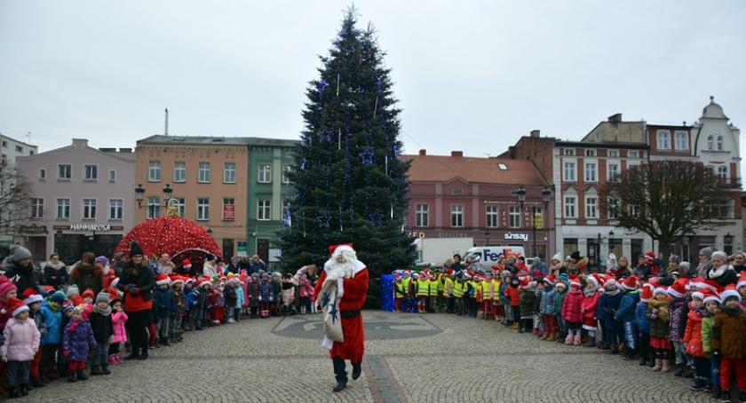 Na kościerski Rynek przybył Mikołaj, by spotkać się z dziećmi