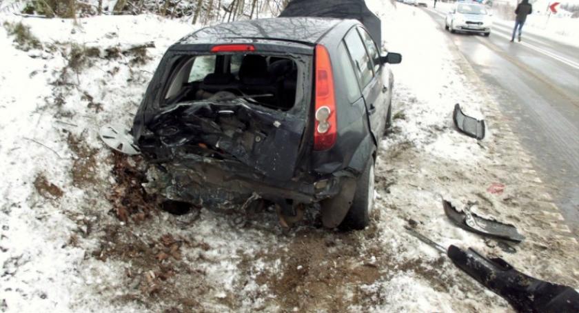 Stężyca-Skorzewo. Ford zderzył się z peugeotem