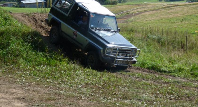 Miłośnicy terenówek i quadów spotkali się w Szarlocie