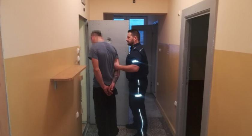 Kierował pod wpływem narkotyków - w domu miał ich ponad 100 