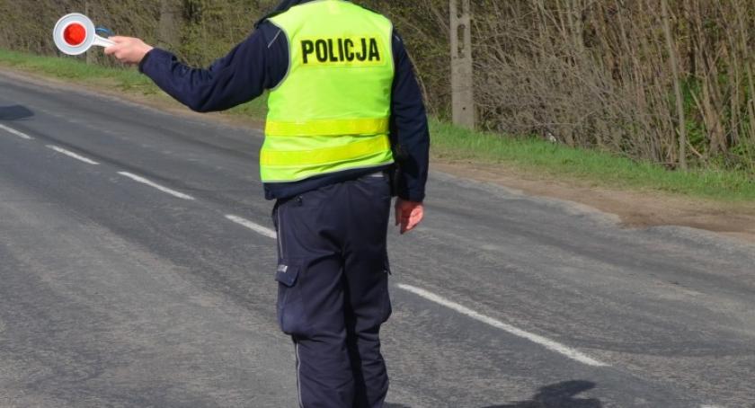 Pokazał policjantom nie swoje prawo jazdy - miał orzeczony zakaz prowadzenia pojazdów
