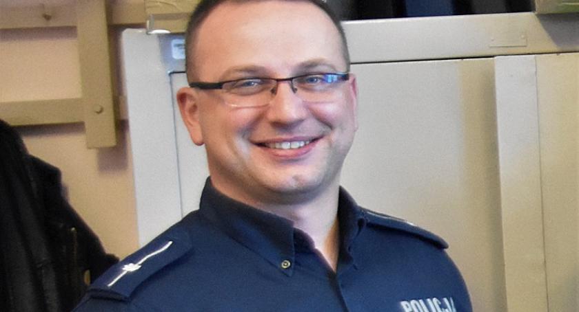 Chciał skoczyć z rusztowania - uratowali go policjanci