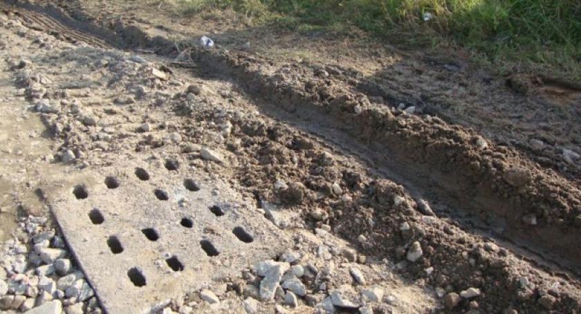 Kościerzyna. 11-letnia dziewczynka wpadła do studzienki