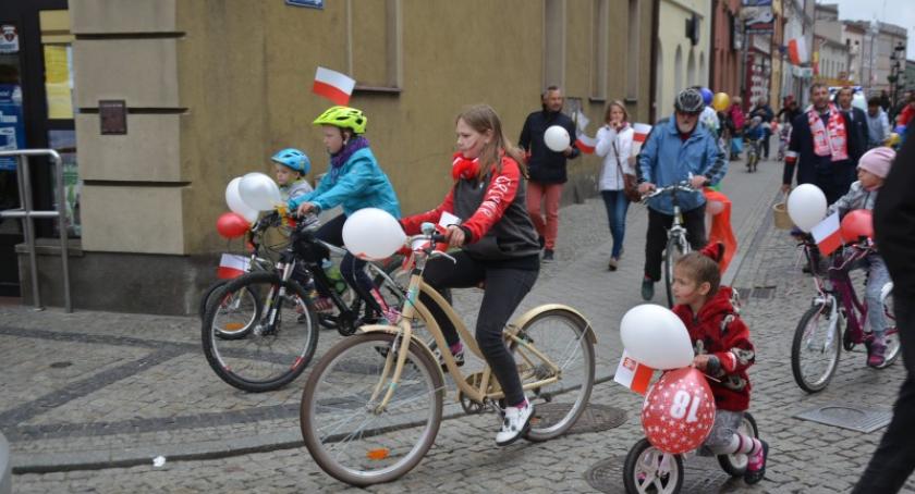 Biało-czerwona parada rowerowa w Kościerzynie