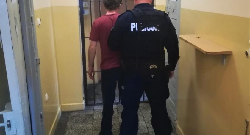Był poszukiwany przez sąd. Wpadł, bo wycinał i kradł drewno z prywatnej działki