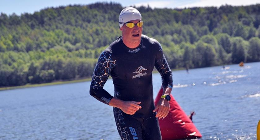 Pływali, biegali i jeździli na rowerach - kolejny triathlon i duatlon na Złotej Górze za nami