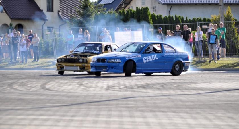 Stężyca. Driftowe szaleństwo na inaugurację Classówki Baukrane Moto Festiwal 2019