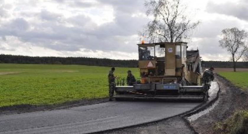 Gmina Lipusz. Trwa przebudowa drogi do Gostomka