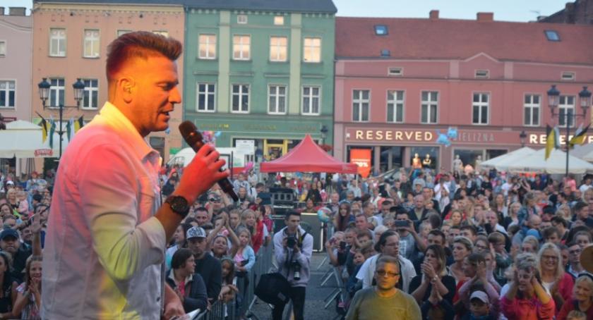 Wieczór Disco Polo przyciągnął tłumy do Kościerzyny
