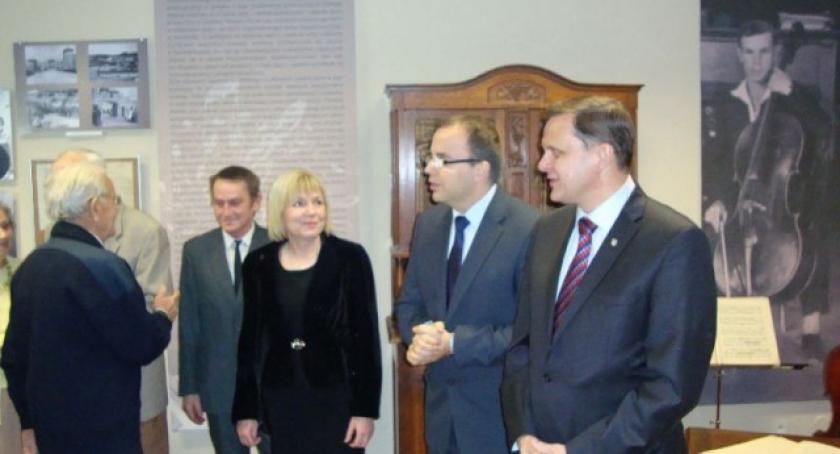 Kościerzyna. Wystawa w 50. rocznicę śmierci L. Szopińskiego