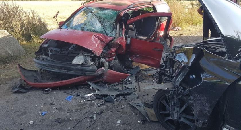 Szatarpy. Czołowe zderzenie porsche z sharanem - w akcji LPR