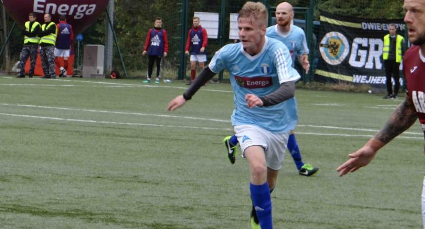 Piłkarskie derby Kaszub ze zwycięstwem Kaszubii Kościerzyna