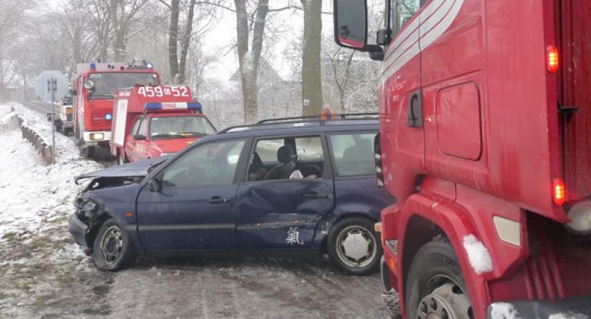 Nowa Kiszewa. Groźny wypadek - dwie osoby w szpitalu