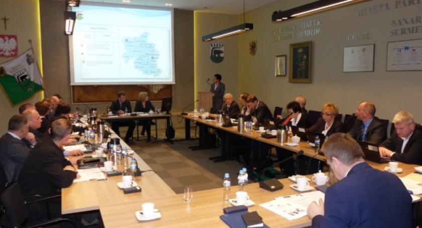 Kościerzyna. Na sesji o obwodnicy, odpadach i energii