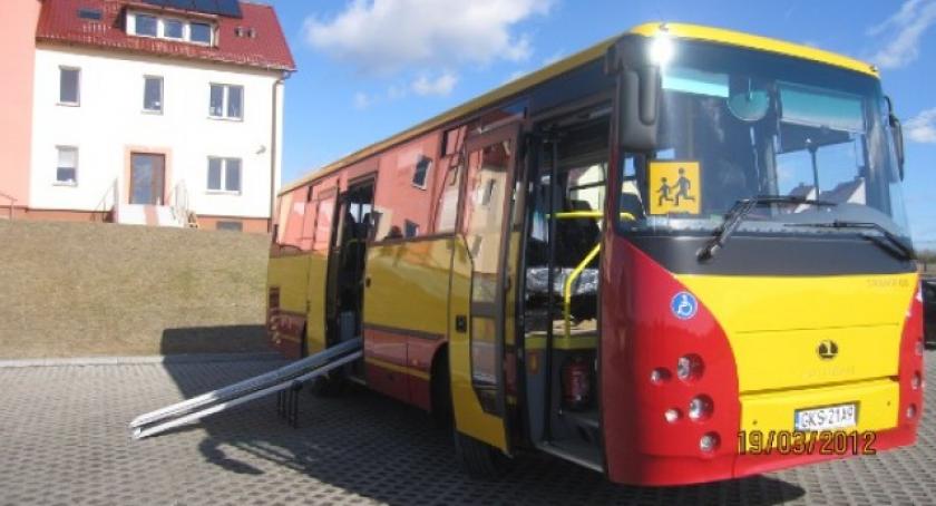 Stara Kiszewa. Nowy autokar dla uczniów