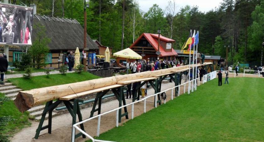 Szymbark. Coroczna majówka przedsiębiorców z biciem rekordu w tle
