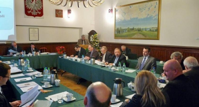 Słowne przepychanki na Sesji Rady Powiatu Kościerskiego