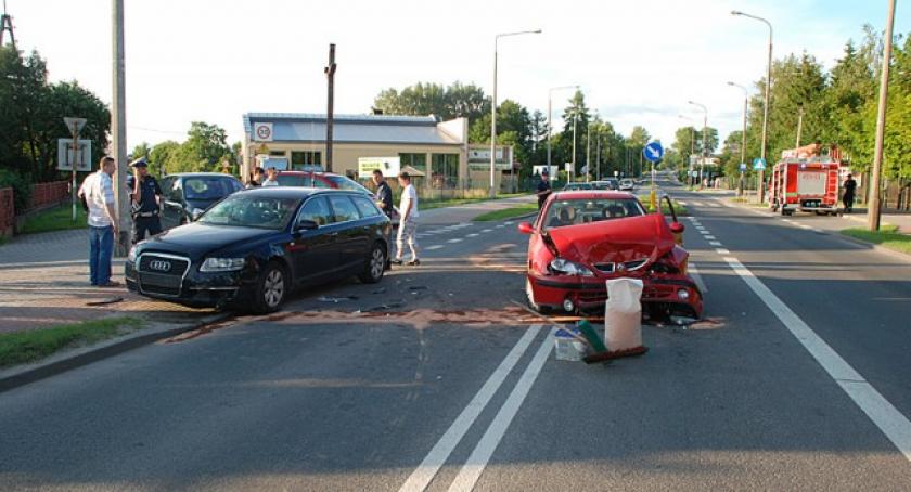 Kościerzyna. Zderzenie audi z renault - trzy osoby w szpitalu