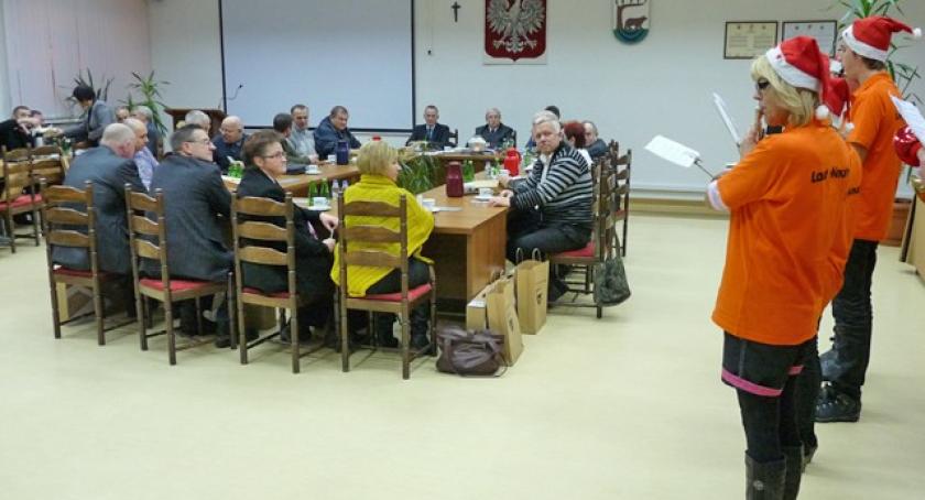 Kościerzyna. Gminni radni przyjęli budżet w świątecznym nastroju