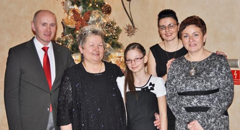 Bawili się i pomagali Magdzie 