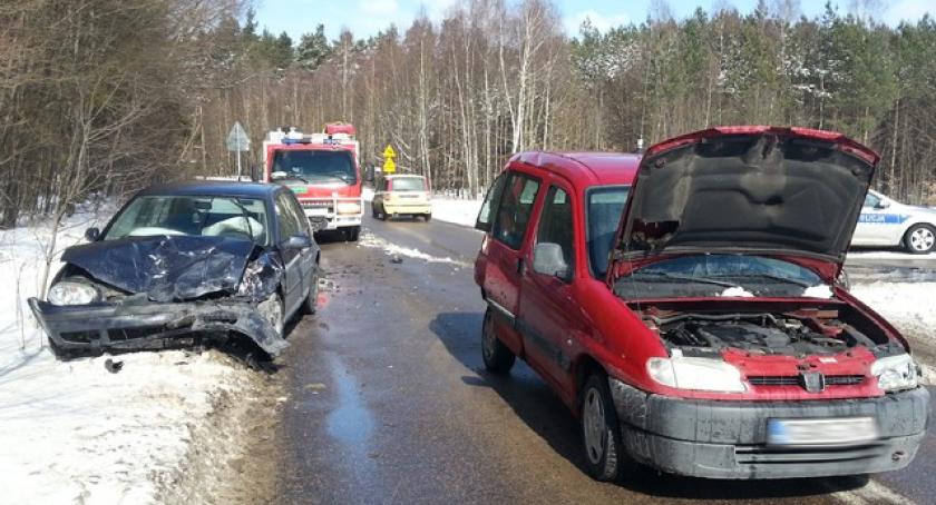 Sarnowy. Zderzenie trzech pojazdów - kierowca pijany