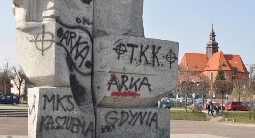 Kościerzyna. Pomnik J. Wybickiego zyska nowe oblicze?