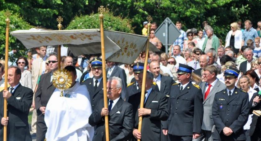 Kościerzyna. Boże Ciało - tłumy wiernych na ulicach