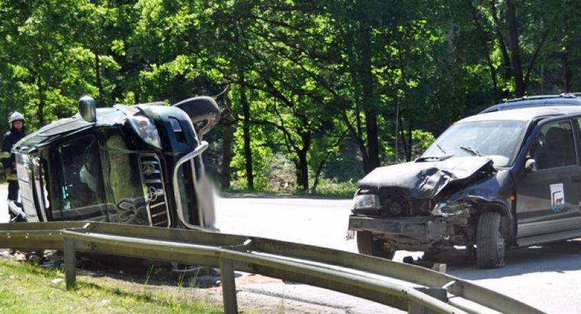 Szymbark. Sprawca wypadku był pijany. Tłumaczy, że wypił po zdarzeniu