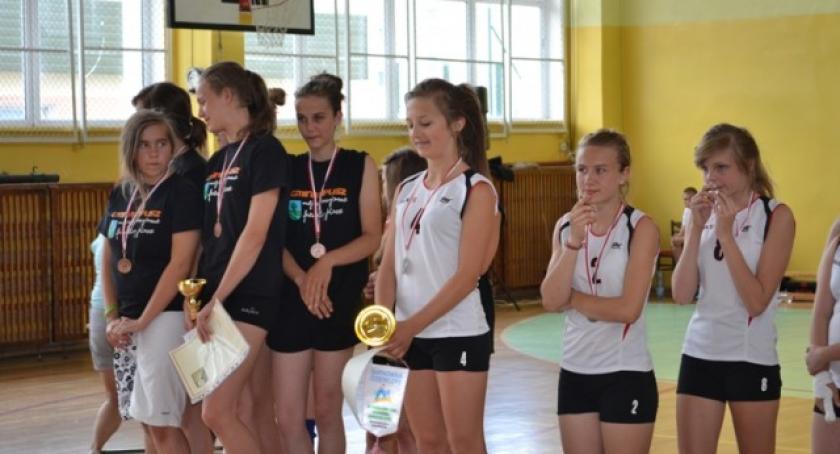 Gimnazjalistki z Łubiany najlepsze w lidze siatkówki