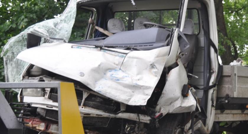 Wypadek na trasie Kościerzyna-Stara Kiszewa. Dwie osoby ranne