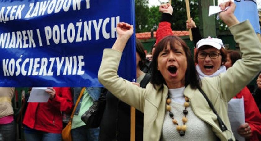 Protestowali przed siedzibą NFZ 
