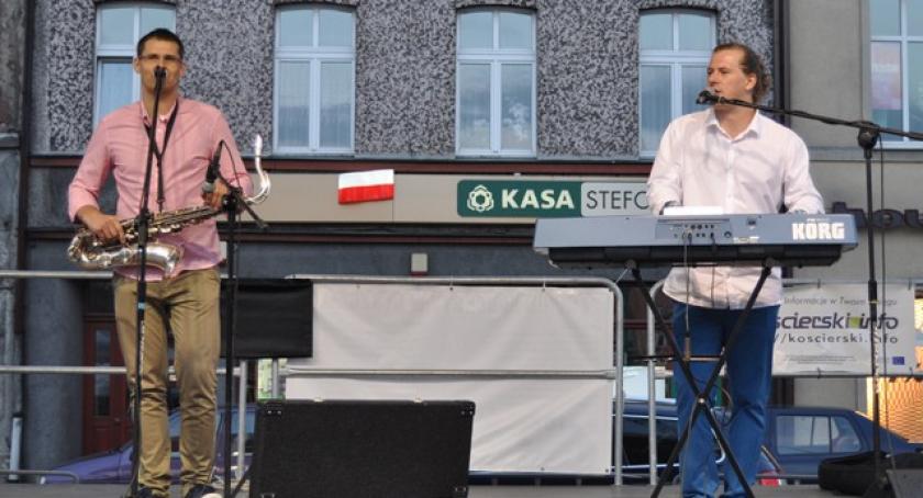 Kościerzyna. Arek i Paweł zagrali na rynku